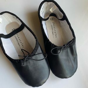 Girls Ballet slipper by Danskin size 13